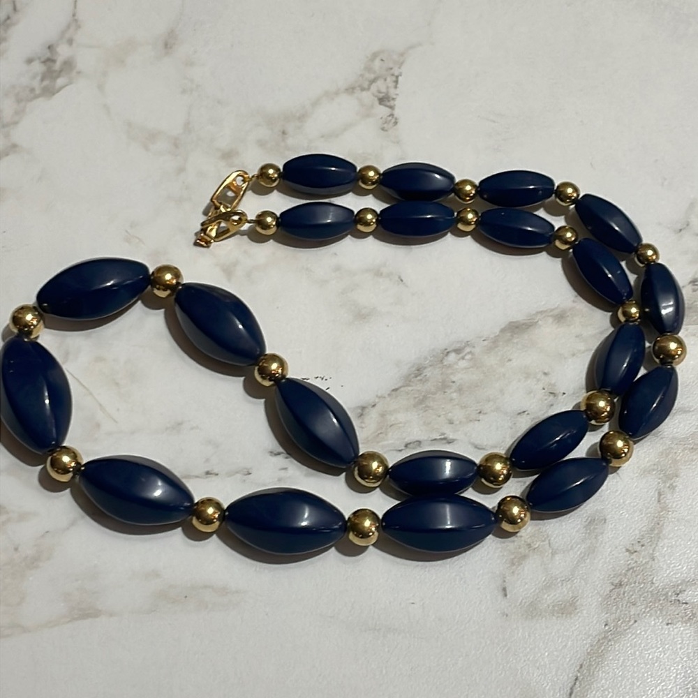 Vintage Napier, Navy Blue Gold Tone Spacers Graduated Lucite Beaded Necklace